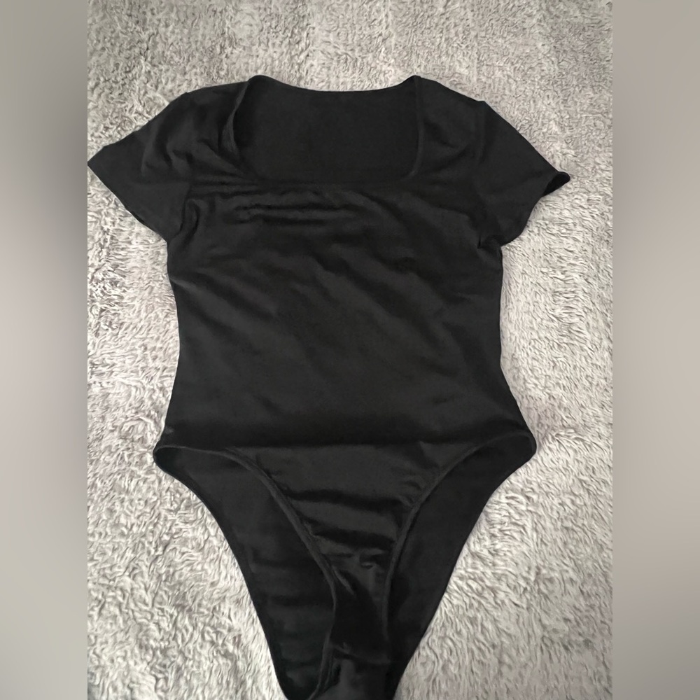 NWT SHEIN Tall Solid Scoop Neck Tee Bodysuit